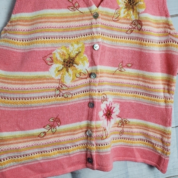 Susan Bristol Vintage 90s Pink Yellow Knit Floral Embroidered Sweater Vest Large - Picture 3 of 10
